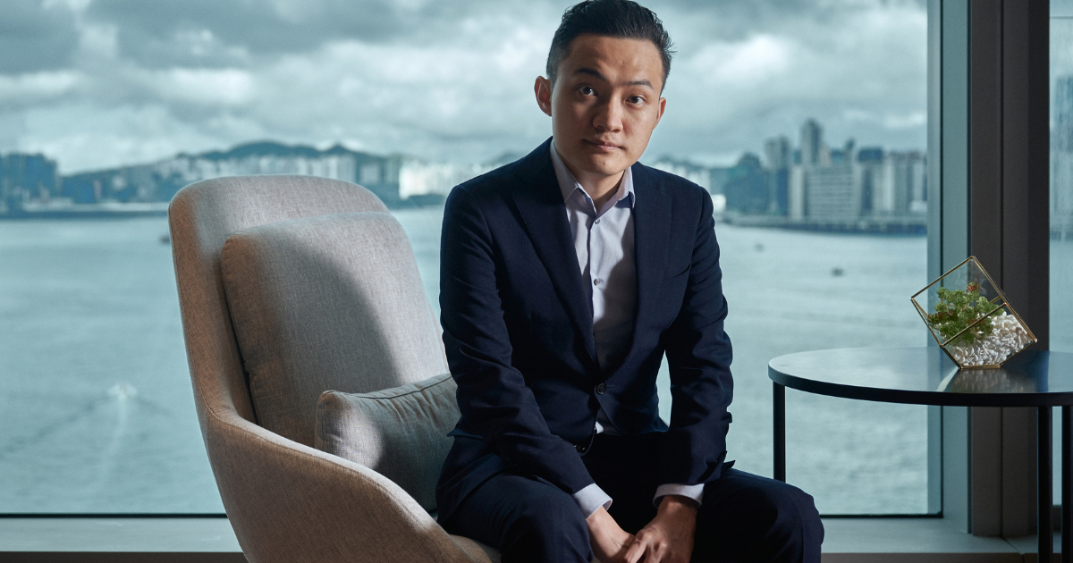 Speaker Johnson Dodges Questions on Trump Meme Coin Dinner Amid DOJ Pressure