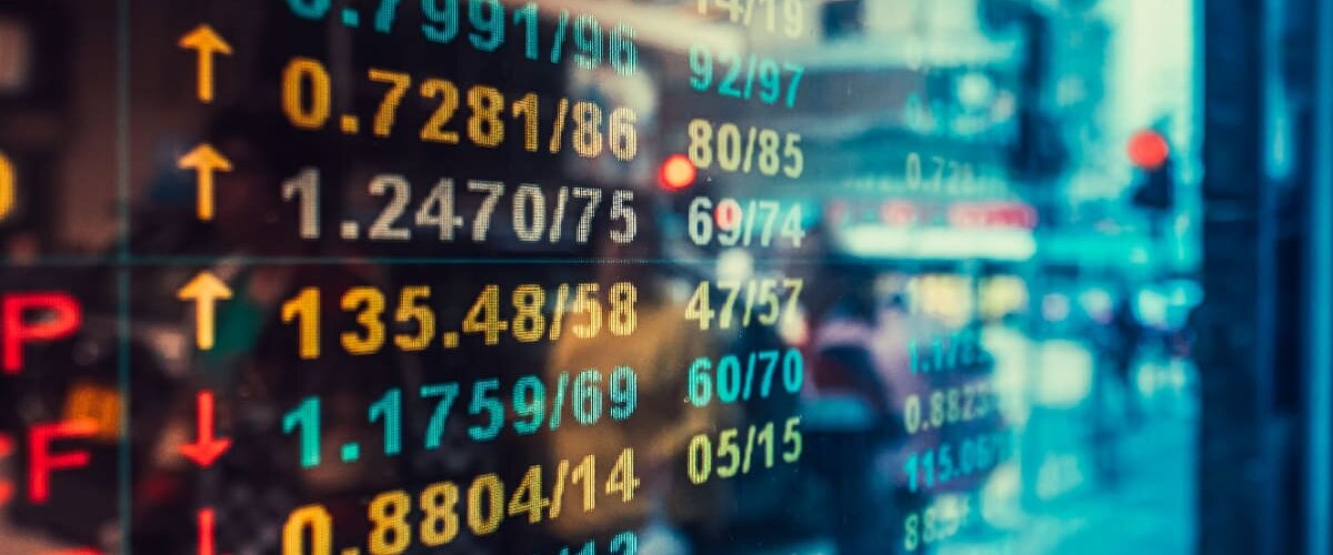 Bitcoin Falls While Altcoins Rise in Crypto Market Rotation