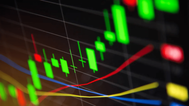 Bitcoin Rises Above $72K Despite Strong Dollar Pressure